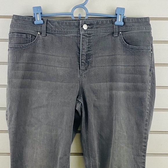 Womens Chicos Size 12S Jeans‎ Gray So Slimming Straight Leg Stretch 30" Inseam - Picture 2 of 7